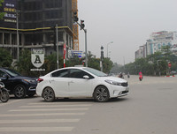 [Ảnh] Những hành vi vượt đèn đỏ, đi ngược chiều… cần xử lý thật nghiêm