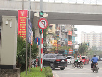 [Ảnh] Những hành vi vượt đèn đỏ, đi ngược chiều… cần xử lý thật nghiêm