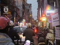 [Ảnh] Những hành vi vượt đèn đỏ, đi ngược chiều… cần xử lý thật nghiêm