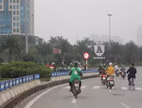 [Ảnh] Những hành vi vượt đèn đỏ, đi ngược chiều… cần xử lý thật nghiêm