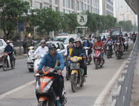 [Ảnh] Những hành vi vượt đèn đỏ, đi ngược chiều… cần xử lý thật nghiêm