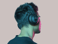 [ẢNH] Tác hại khủng khiếp khi sử dụng tai nghe không đúng cách