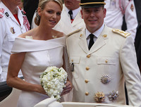 [ẢNH] Chiêm ngưỡng 12 mẫu váy cưới đẹp nhất trong lịch sử Hoàng gia các nước