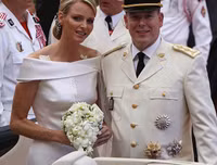 [ẢNH] Chiêm ngưỡng 12 mẫu váy cưới đẹp nhất trong lịch sử Hoàng gia các nước