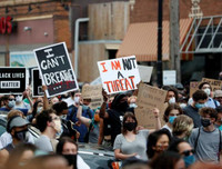 [ẢNH] Biểu tình bùng phát thành bạo động tại Mỹ sau sai lầm của viên cảnh sát Minneapolis