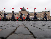 [ẢNH]: Quân đội Nga tái hiện lễ diễu binh lịch sử năm 1941 trên Quảng trường Đỏ