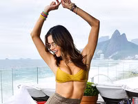 [ẢNH] Chiêm ngưỡng nhan sắc nóng bỏng siêu mẫu U40 Alessandra Ambrosio