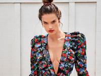 [ẢNH] Chiêm ngưỡng nhan sắc nóng bỏng siêu mẫu U40 Alessandra Ambrosio