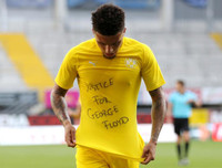 [ẢNH] Biểu tình phản đối phân biệt sắc tộc lan rộng ra nhiều quốc gia trên thế giới