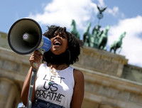 [ẢNH] Biểu tình phản đối phân biệt sắc tộc lan rộng ra nhiều quốc gia trên thế giới