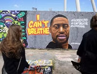 [ẢNH] Biểu tình phản đối phân biệt sắc tộc lan rộng ra nhiều quốc gia trên thế giới