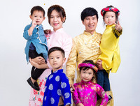 [ẢNH] Những cặp vợ chồng chênh lệch hàng chục tuổi của showbiz Việt nhưng vẫn hạnh phúc bền lâu