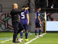 [ẢNH] Nhìn lại những thành công của HLV Park Hang – seo cùng bóng đá Việt Nam