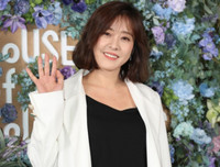 [ẢNH] Nghệ sĩ Hàn Quốc hưởng ứng phong trào 