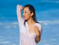 [ẢNH] Vẻ gợi cảm, quyến rũ khó tin của MC Nguyễn Cao Kỳ Duyên ở tuổi 55