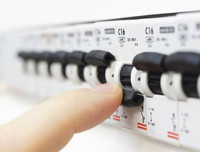 [ẢNH] Các cách dập lửa do chập điện, dập cháy do xăng không phải ai cũng biết