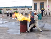 [ẢNH] Các cách dập lửa do chập điện, dập cháy do xăng không phải ai cũng biết