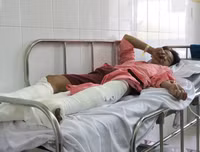 [ẢNH] Các cách dập lửa do chập điện, dập cháy do xăng không phải ai cũng biết