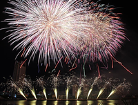 Mãn nhãn với màn pháo hoa đỉnh cao của đội Anh và Phần Lan trong đêm chung kết