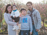 [ẢNH] Những cặp vợ chồng chênh lệch hàng chục tuổi của showbiz Việt nhưng vẫn hạnh phúc bền lâu