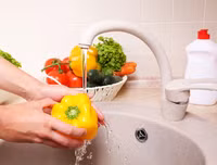 [ẢNH] Những kiểu ăn rau tưởng ngon bổ nhưng lại độc hại vô cùng