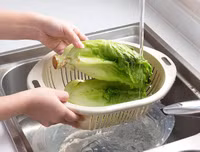 [ẢNH] Những kiểu ăn rau tưởng ngon bổ nhưng lại độc hại vô cùng