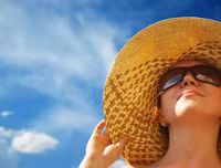 [ẢNH] Những thói quen xấu có thể gây hại cho mắt mà nhiều người mắc phải