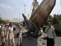 Hình ảnh thương tâm của vụ rơi máy bay Boeing 707 tại Iran