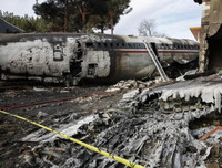 Hình ảnh thương tâm của vụ rơi máy bay Boeing 707 tại Iran