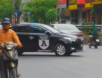 [Ảnh] Đi ngược chiều, lấn làn đường: Tiện việc mình, hại cho người