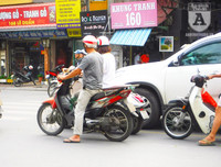 [Ảnh] Đi ngược chiều, lấn làn đường: Tiện việc mình, hại cho người