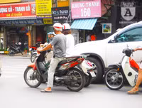 [Ảnh] Đi ngược chiều, lấn làn đường: Tiện việc mình, hại cho người