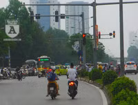 [Ảnh] Đi ngược chiều, lấn làn đường: Tiện việc mình, hại cho người