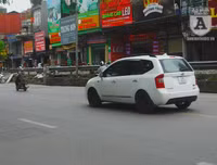 [Ảnh] Đi ngược chiều, lấn làn đường: Tiện việc mình, hại cho người