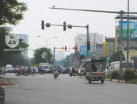 [Ảnh] Đi ngược chiều, lấn làn đường: Tiện việc mình, hại cho người