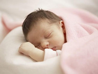 Học ngay bí quyết chăm sóc trẻ sơ sinh trong mùa lạnh