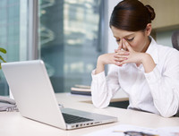 [ẢNH] Những mẹo vặt giúp đôi mắt của bạn luôn khỏe dù tiếp xúc với máy tính thường xuyên