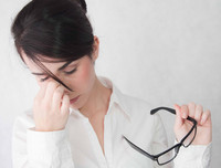 [ẢNH] Những mẹo vặt giúp đôi mắt của bạn luôn khỏe dù tiếp xúc với máy tính thường xuyên