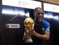 [ẢNH] Chuyển nhượng bóng đá ngày 8-8: MU bất ngờ 