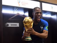 [ẢNH] Chuyển nhượng bóng đá ngày 8-8: MU bất ngờ 