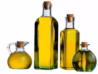 Những cách đơn giản vệ sinh và bảo quản áo da hiệu quả tại nhà