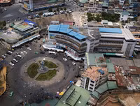 [ẢNH] Cận cảnh khu trung tâm Hòa Bình sắp bị phá bỏ của Đà Lạt xưa và nay