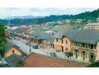 [ẢNH] Cận cảnh khu trung tâm Hòa Bình sắp bị phá bỏ của Đà Lạt xưa và nay