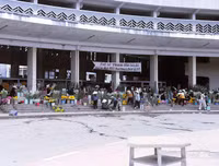 [ẢNH] Cận cảnh khu trung tâm Hòa Bình sắp bị phá bỏ của Đà Lạt xưa và nay