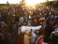 [ẢNH] Rợn người trước những nghi lễ đáng sợ trên thế giới