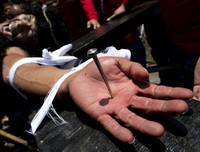 [ẢNH] Rợn người trước những nghi lễ đáng sợ trên thế giới