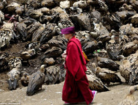 [ẢNH] Rợn người trước những nghi lễ đáng sợ trên thế giới