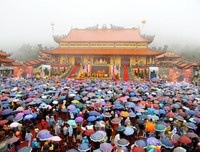 [ẢNH] Cận cảnh vẻ đẹp tráng lệ của chùa Ba Vàng