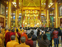 [ẢNH] Cận cảnh vẻ đẹp tráng lệ của chùa Ba Vàng