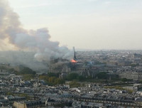 Cháy lớn kinh hoàng ở Nhà thờ Đức Bà Paris